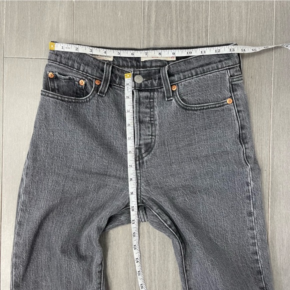 Levi's Premium Wedgie Icon Fit Jeans in Bite My Dust Gray High Waist Ankle 25 - Picture 15 of 16